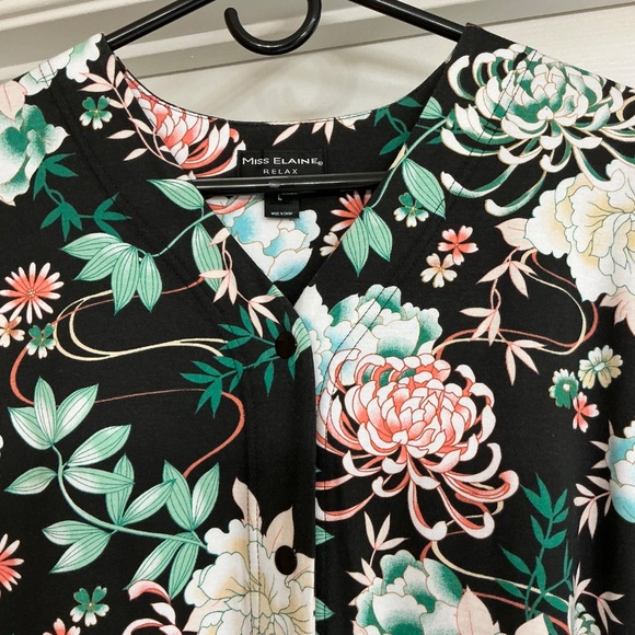 Short Sleeve Button Down Robe, Size Large - Picture 2 of 6